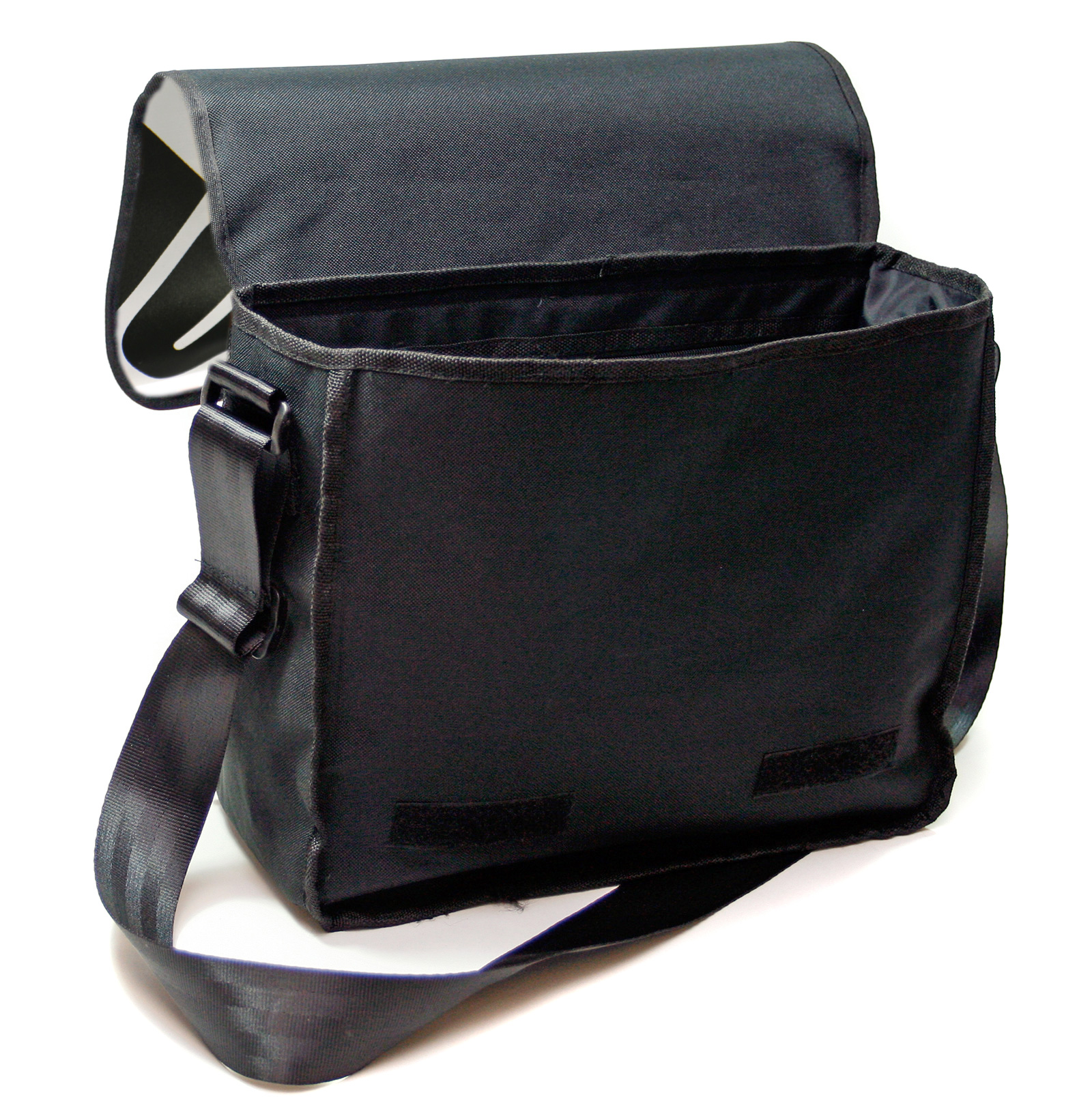 pro:active Upcycled 2 Robust upcycled bag made from old materials